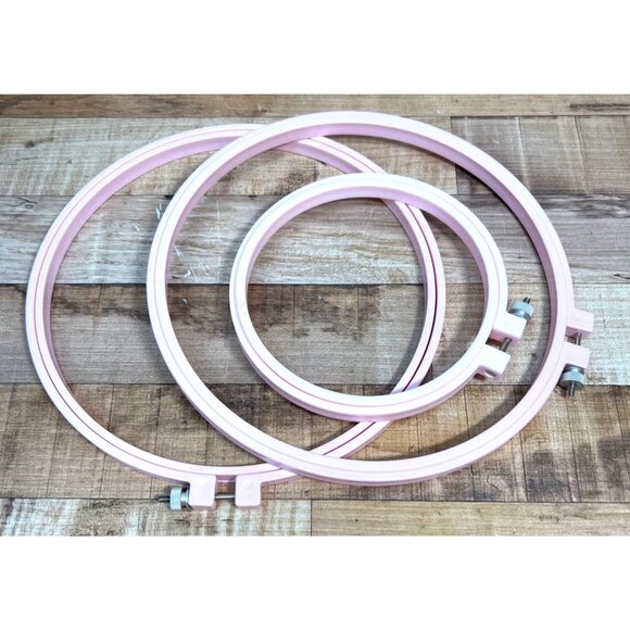Set Of 3 Pink Embroidery Hoops 2-8'', 1-5'' - Picture 1 of 4